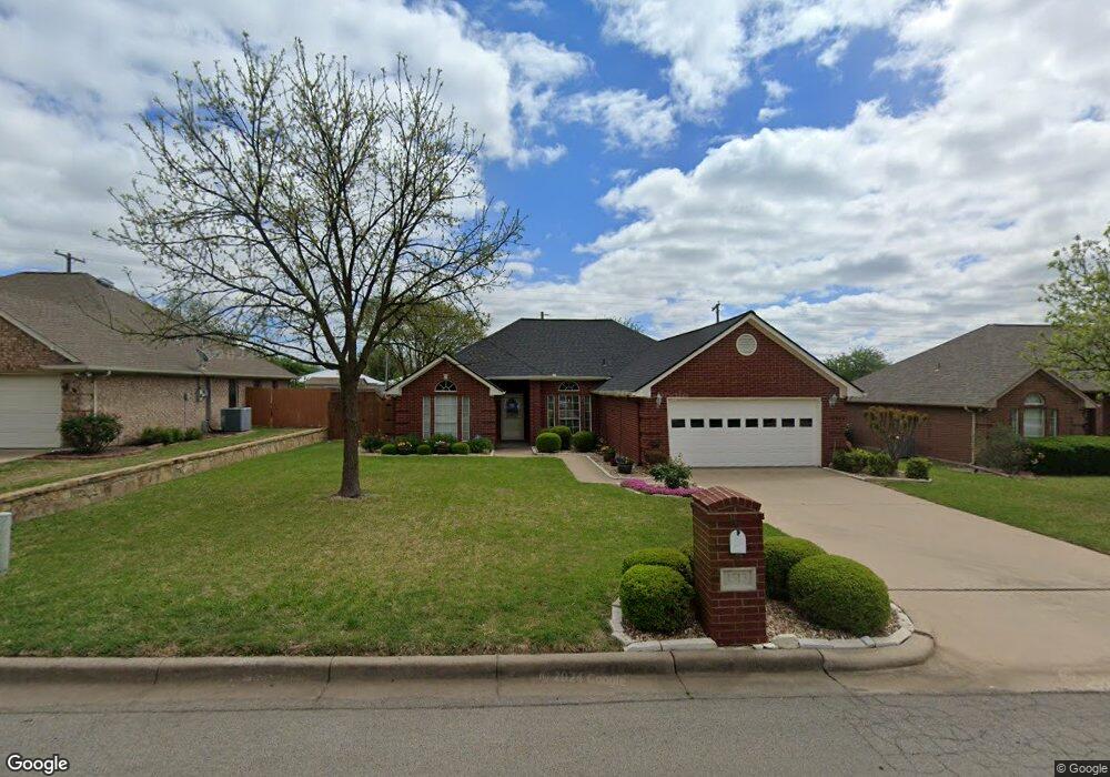 1513 Oak Tree Cir, Weatherford, TX 76086 - photo 1