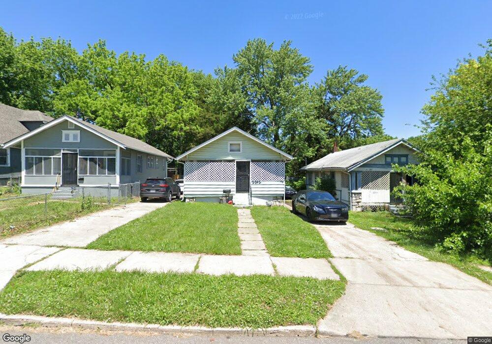 2212 E 58th St, Kansas City, MO 64130 - photo 1