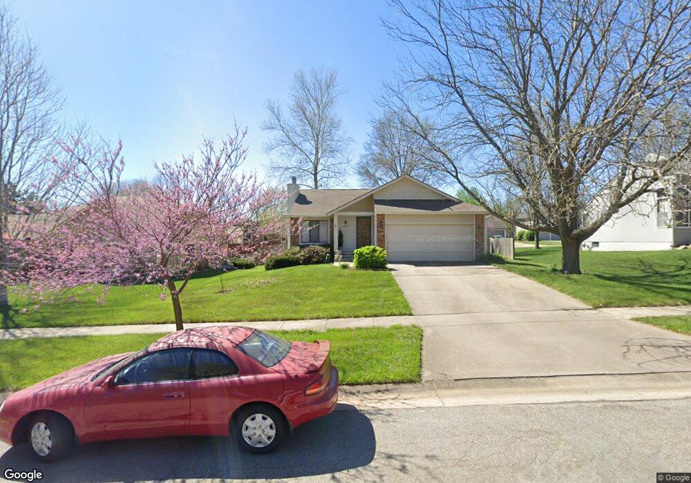 5619 SW Timberlake Ct, Topeka, KS 66614 - photo 1