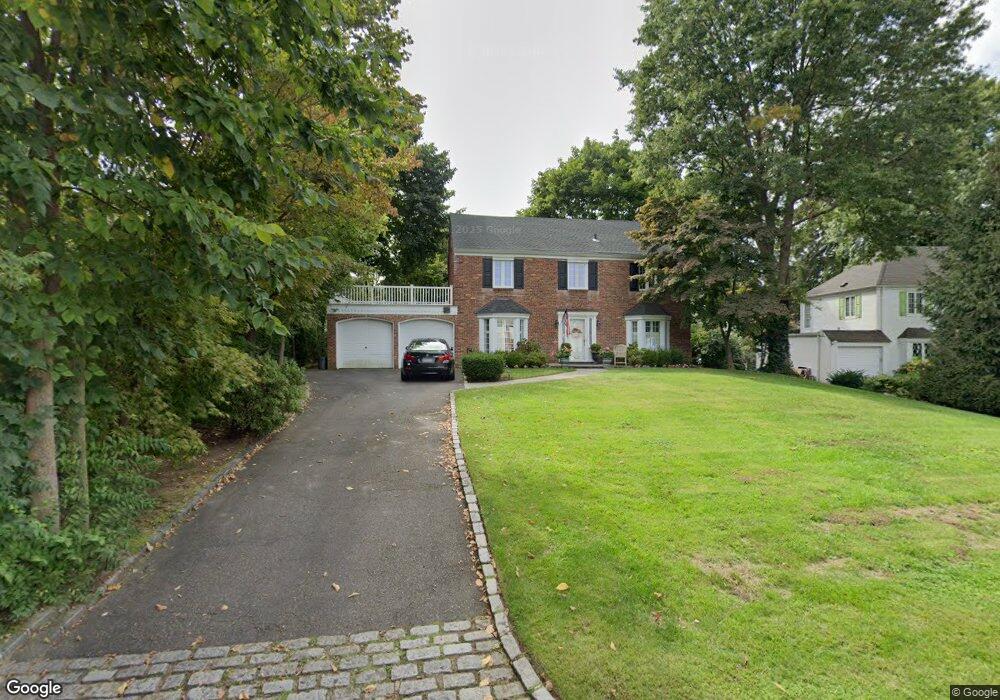 54 Rockcrest Rd, Manhasset, NY 11030 - photo 1