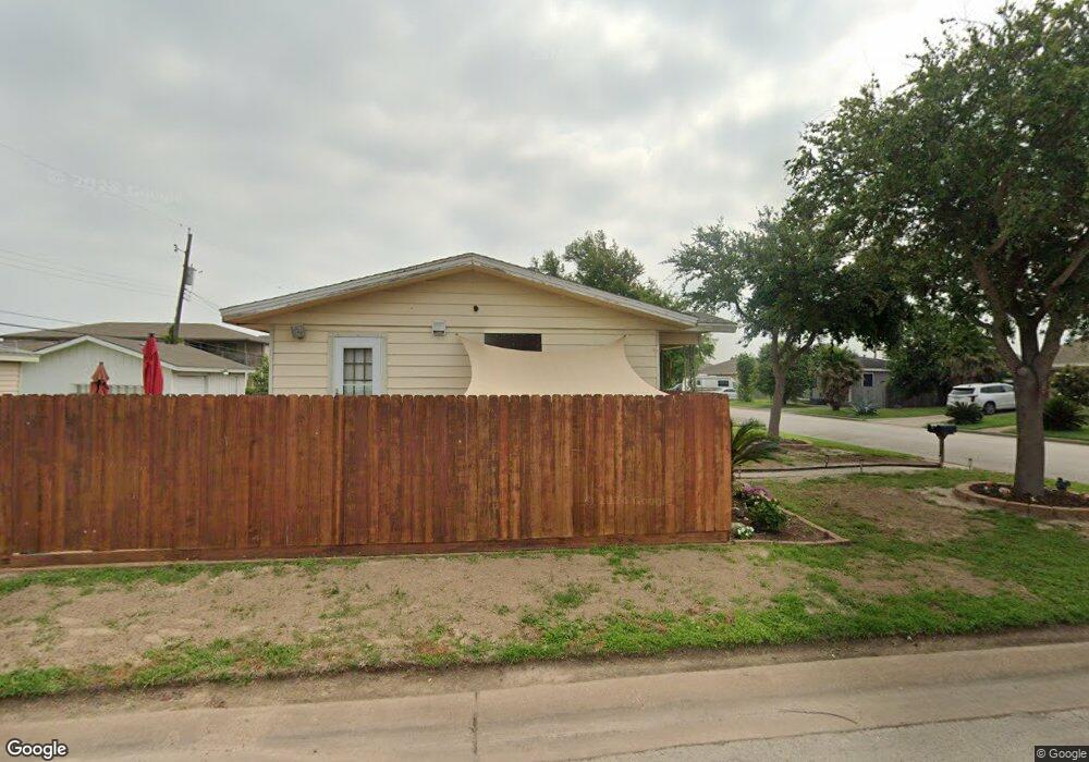 7822 Pruitt Dr, Galveston, TX 77554 - photo 1