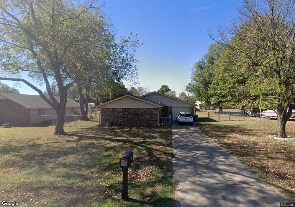 1210 N Sherman Ave, Okmulgee, OK 74447 - photo 1