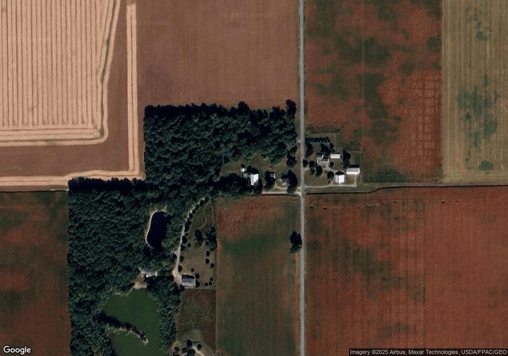 7755 Sandy Point Rd, Lima, OH 45807 - photo 1