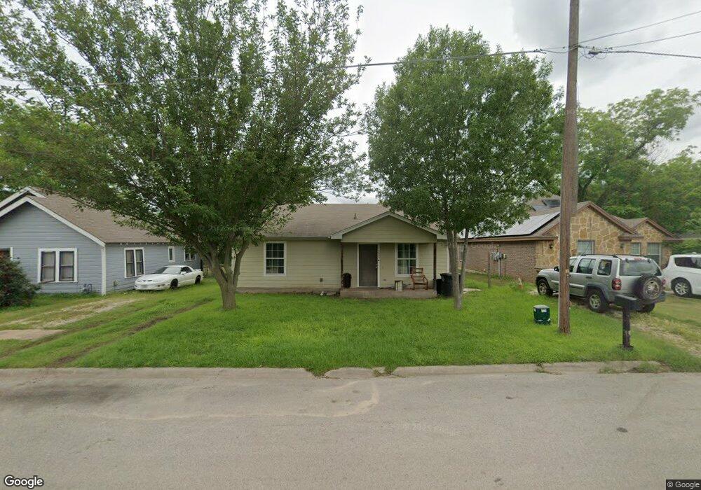 223 Huron St, Cleburne, TX 76031 - photo 1