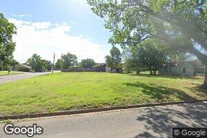 304 S Krouth St, Mooreland, OK 73852