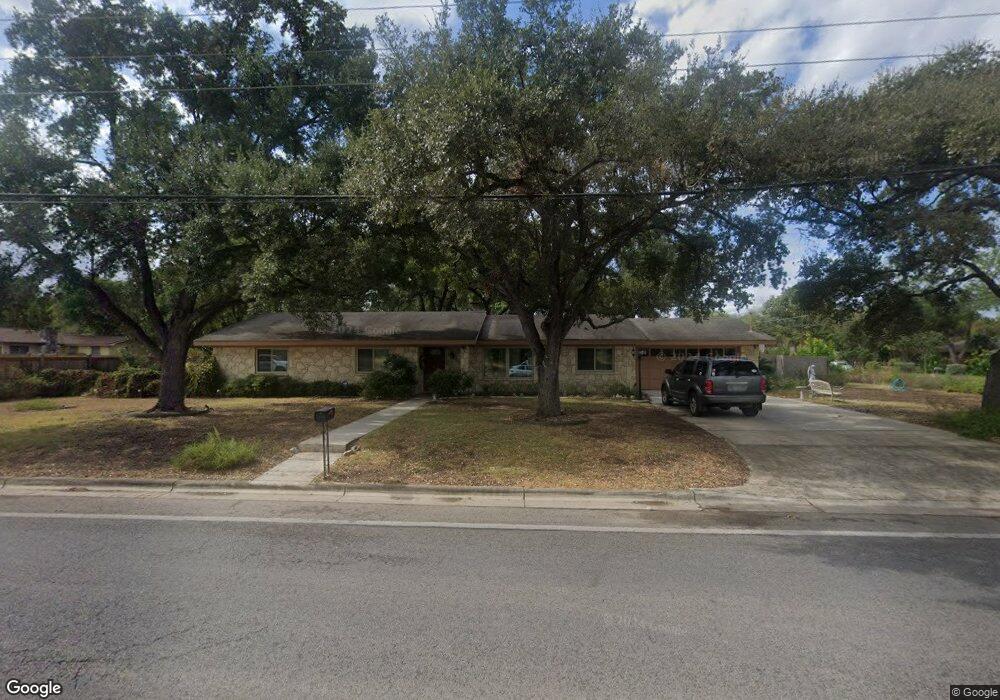 699 Gruene Rd, New Braunfels, TX 78130 - photo 1