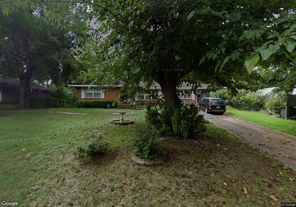 306 E Laurel St, Hugo, OK 74743 - photo 1