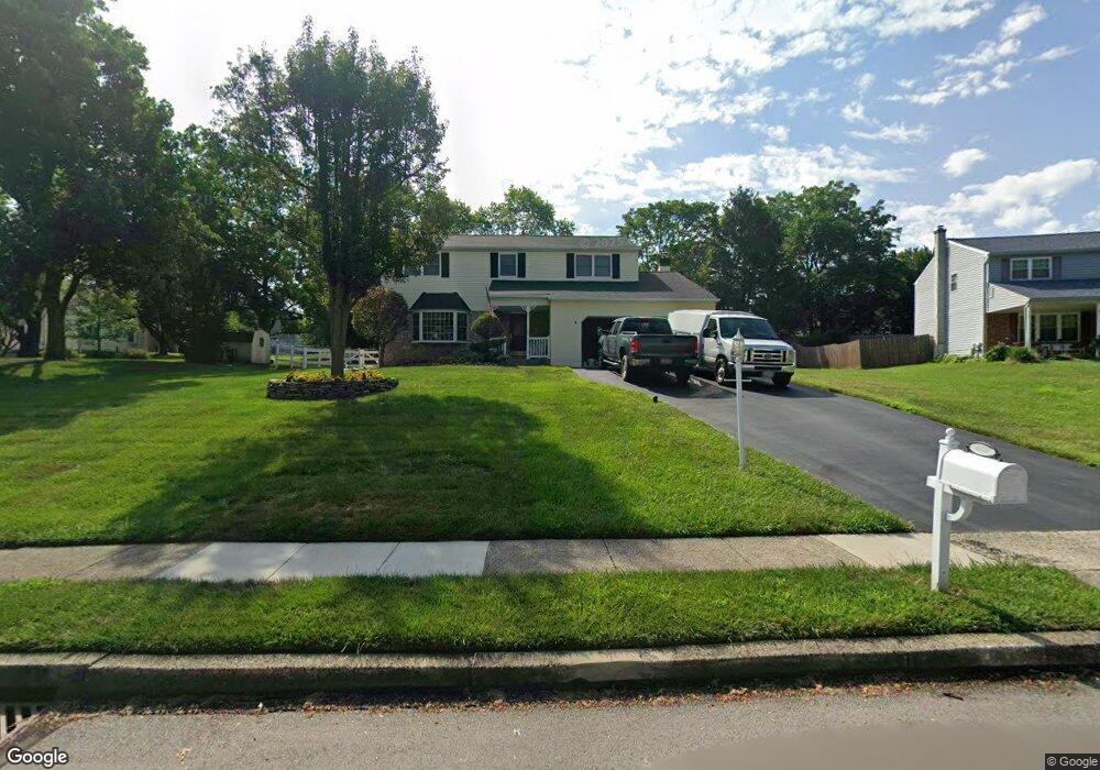 376 Roanoke Cir, Norristown, PA 19403 - photo 1