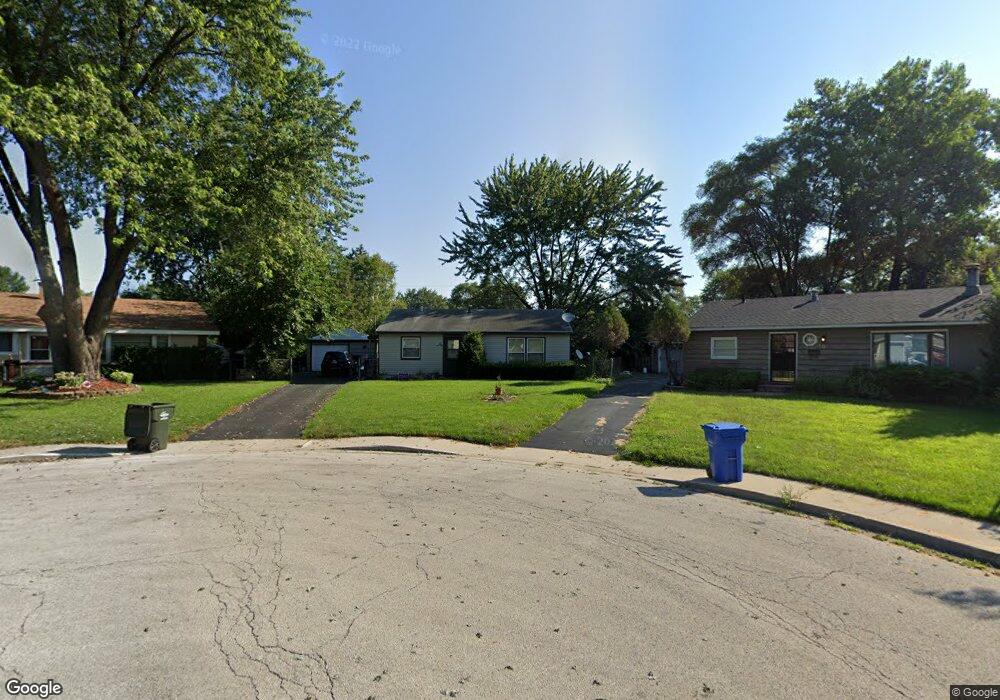 110 Siesta Ct, Carpentersville, IL 60110 - photo 1