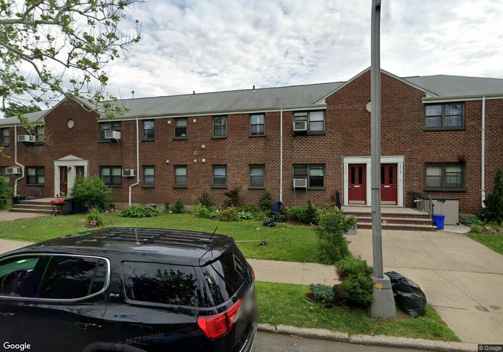 15906 Cross Island Pkwy unit PKY, Whitestone, NY 11357 - photo 1