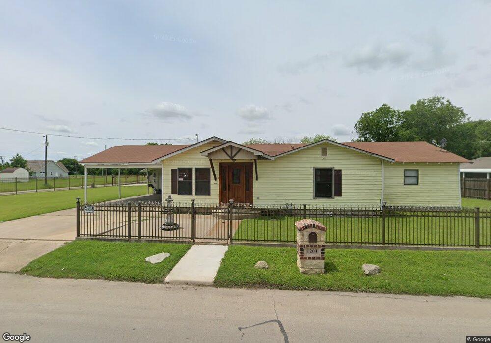 1203 Chase Ave, Cleburne, TX 76031 - photo 1