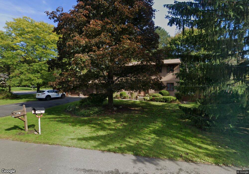 952 Algonquin Rd, Schenectady, NY 12309 - photo 1