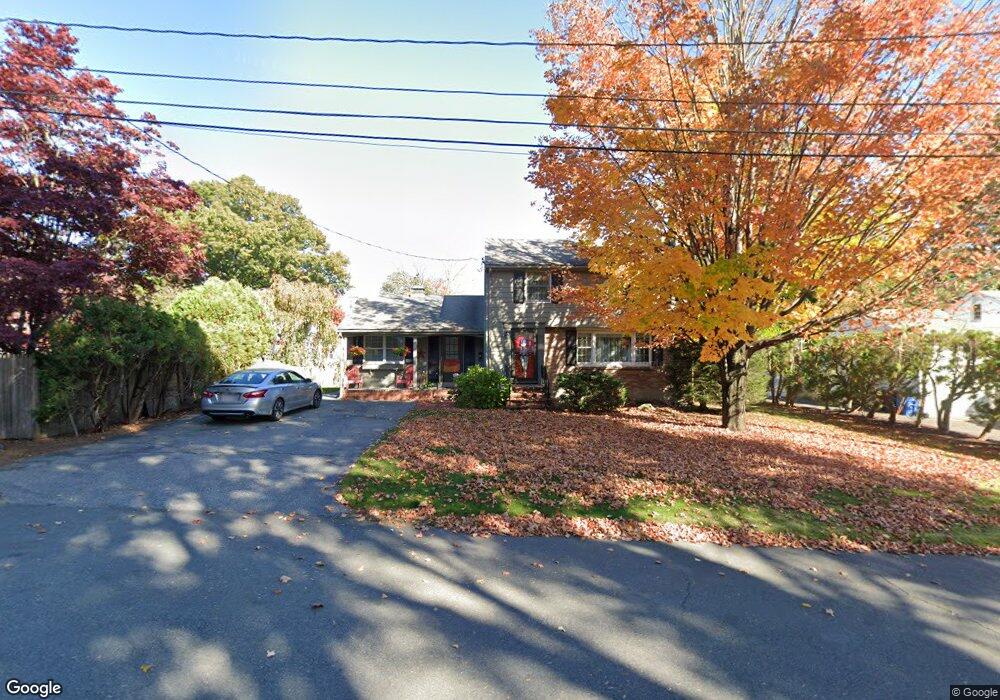 85 Robin Hood Rd, Stoneham, MA 02180 - photo 1