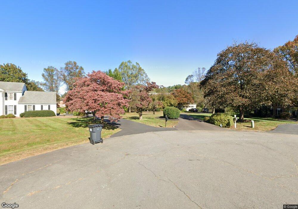 10700 Schindel Ct, Great Falls, VA 22066 - photo 1