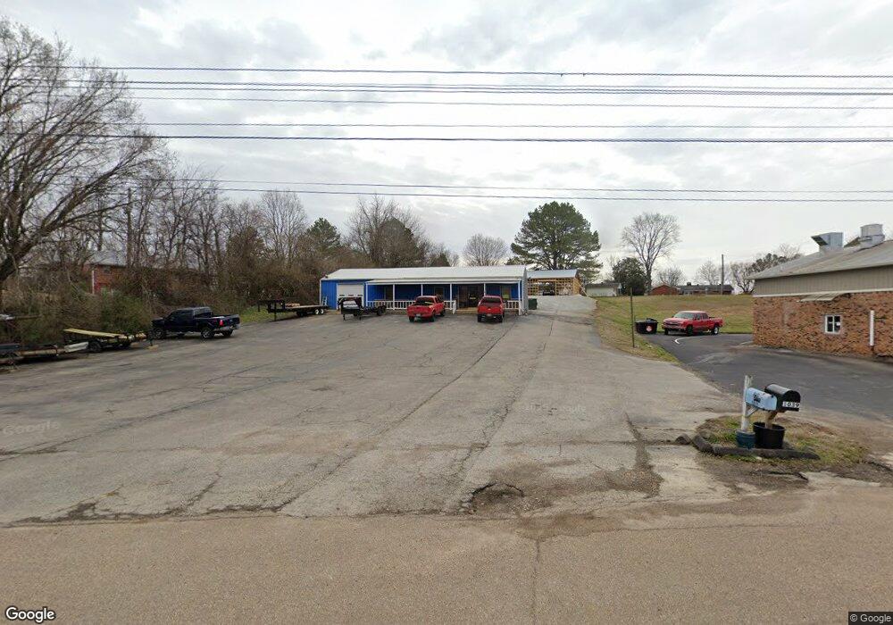 1015 Squirrel Hollow Dr, Linden, TN 37096 - photo 1