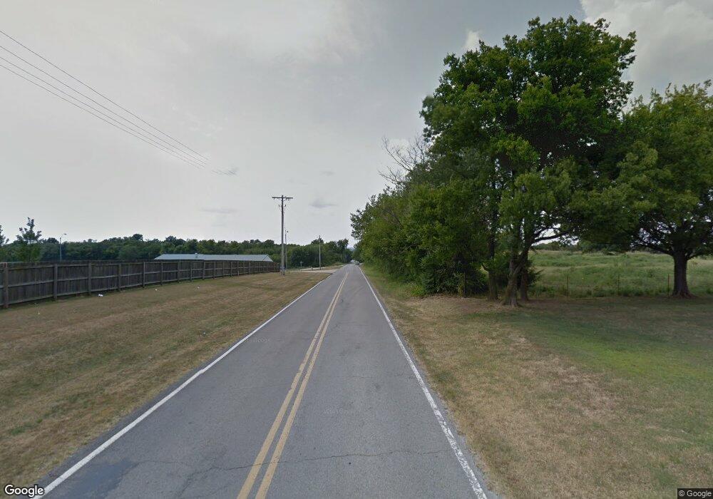 801 Ewing Ave, Locust Grove, OK 74352 - photo 1