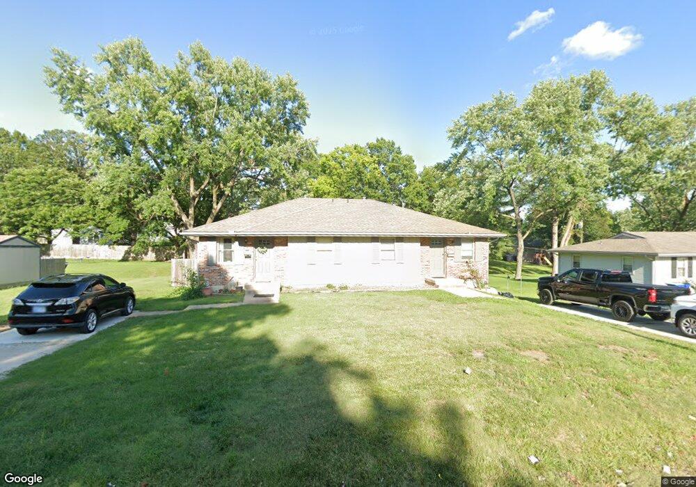 5733 Monrovia St, Shawnee, KS 66216 - photo 1