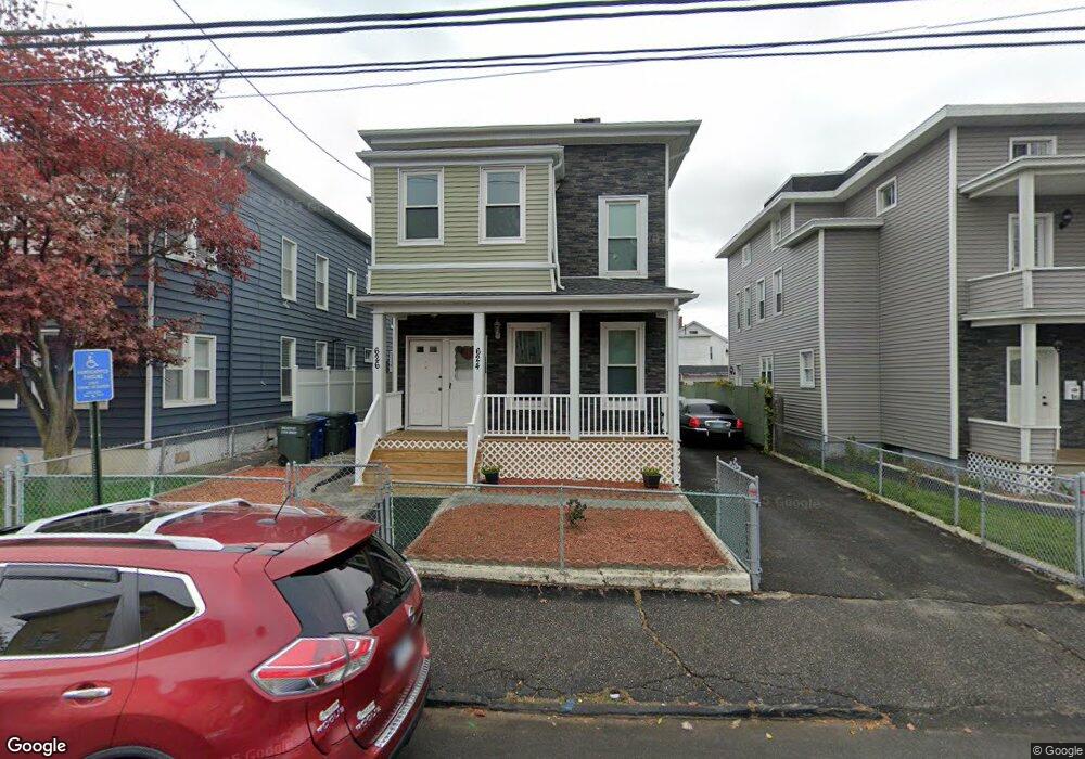 624 Noble Ave unit 2nd, Bridgeport, CT 06608 - photo 1