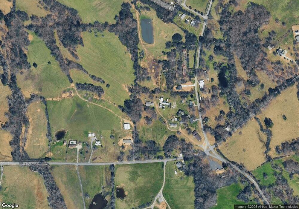 616 W Pine Chapel Rd NE, Calhoun, GA 30701 - photo 1