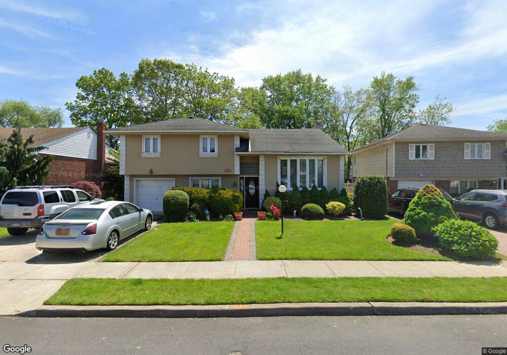 739 Princeton Rd, Franklin Square, NY 11010 - photo 1