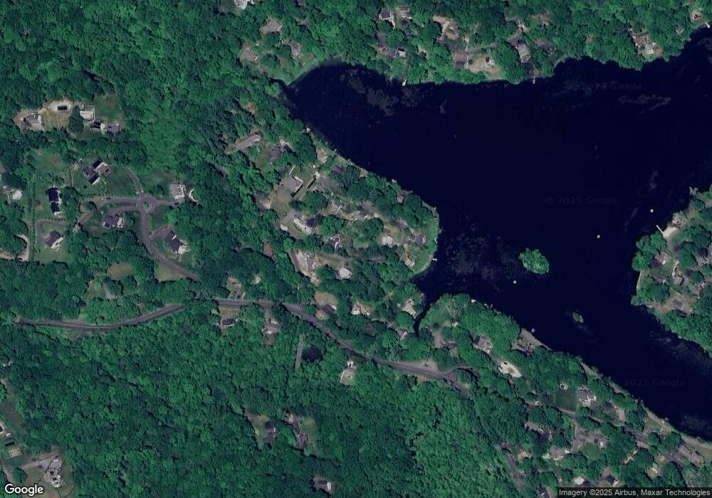 40 Lake Rd, Ridgefield, CT 06877 - photo 1