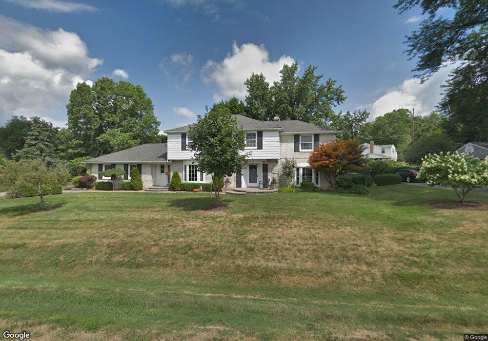 5209 Clarendon Crest Ct, Bloomfield Hills, MI 48302 - photo 1