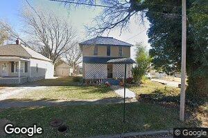 555 S 5th St, Neodesha, KS 66757