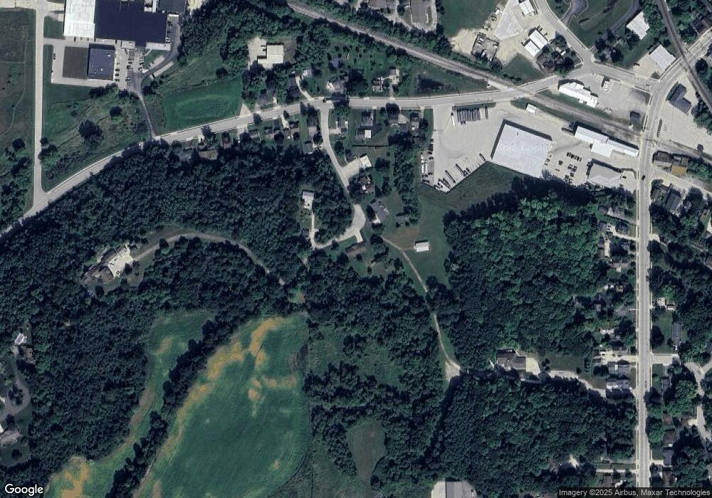 530 Howard Ave, Slinger, WI 53086 - photo 1