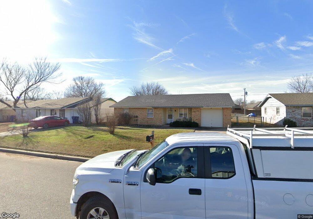 108 E B Ave, Cache, OK 73527 - photo 1