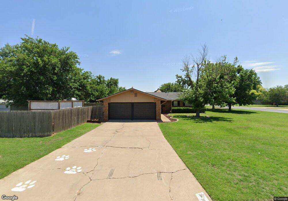 3017 W 19th St, Plainview, TX 79072 - photo 1