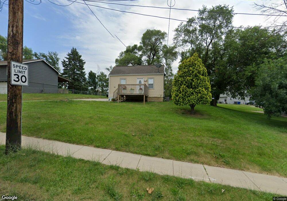 811 E Watrous Ave, Des Moines, IA 50315 - photo 1