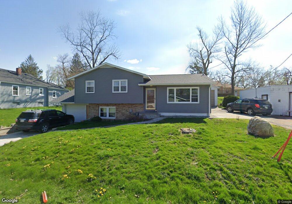 1518 W 3rd St N, Newton, IA 50208 - photo 1