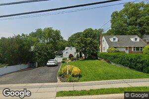 102 Glenwood Rd, Glenwood Landing, NY 11547