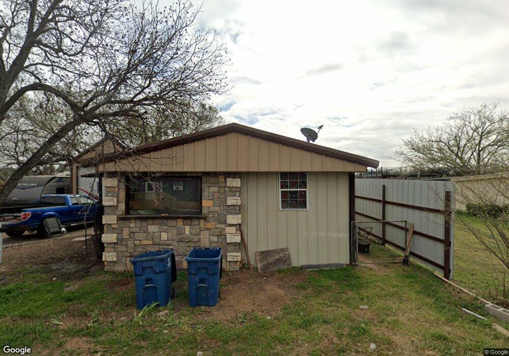2010 Bedford Ct, Weatherford, TX 76087 - photo 1