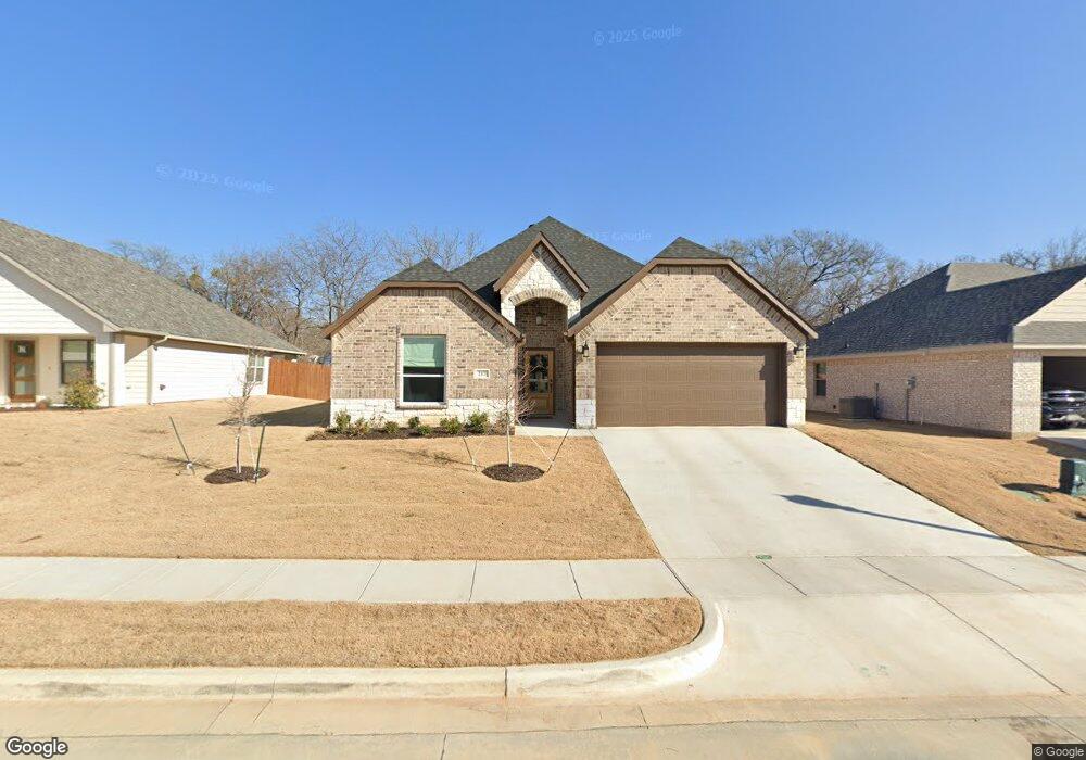 217 Clover Cir, Weatherford, TX 76086 - photo 1