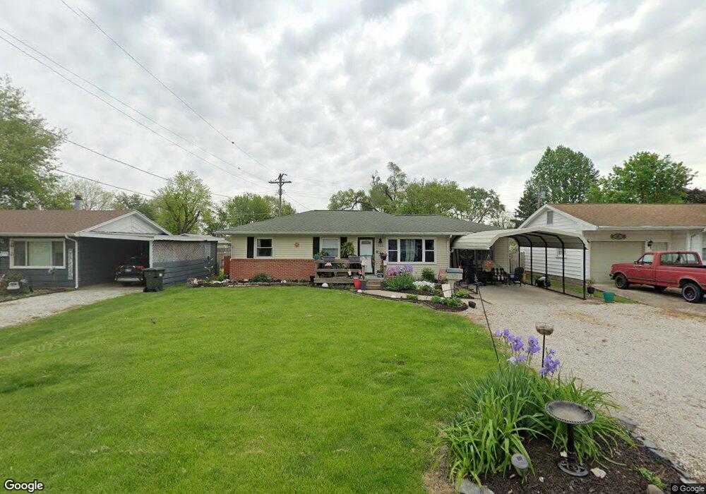 920 N 29th St, Mattoon, IL 61938 - photo 1