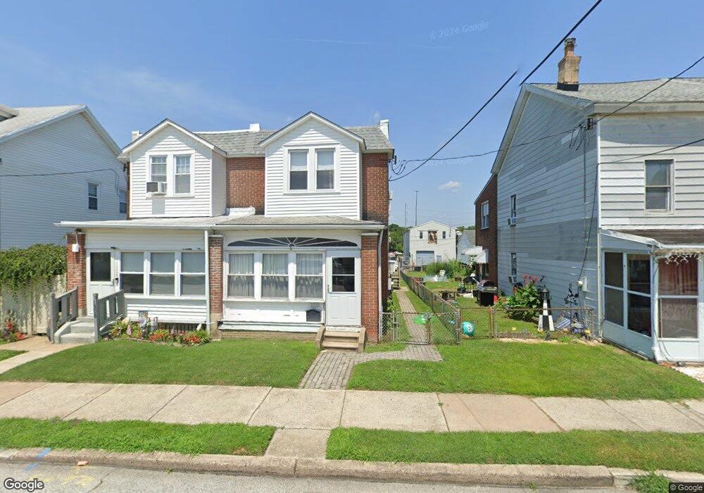 1310 E 13th St, Crum Lynne, PA 19022 - photo 1