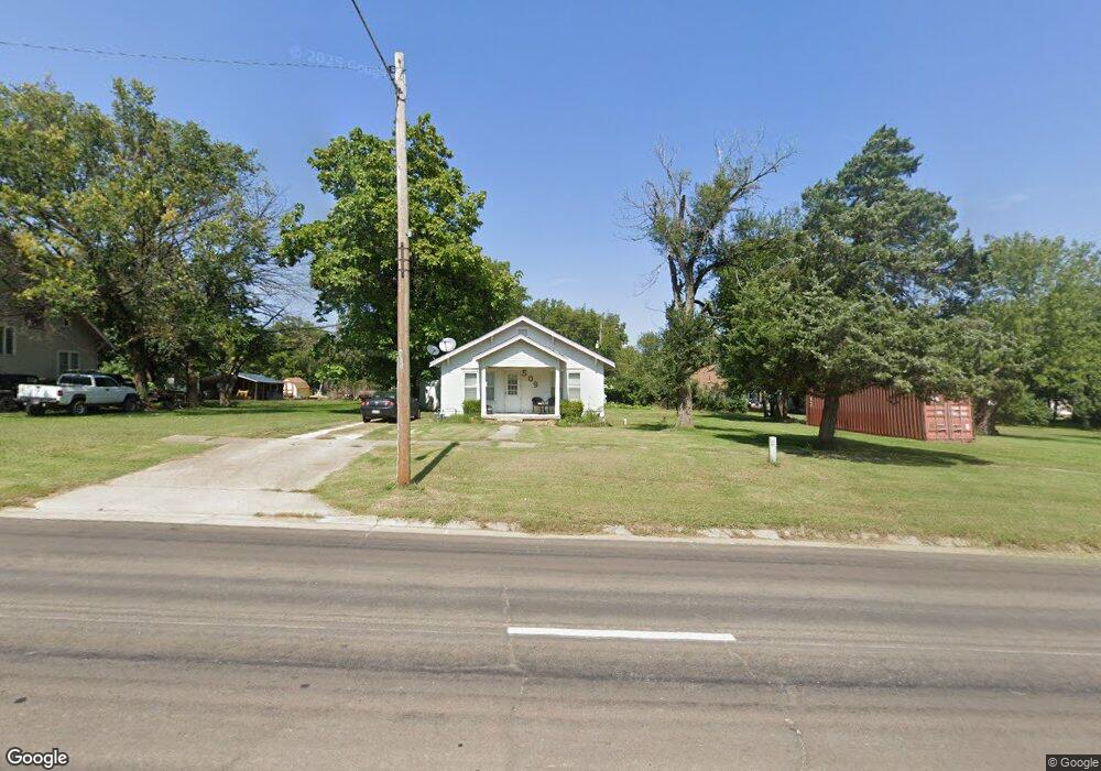 511 E Mary St, Yates Center, KS 66783 - photo 1
