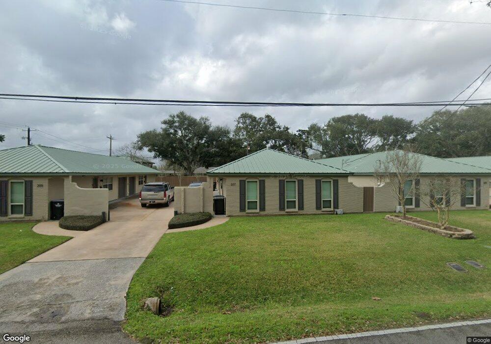 207 N Ormsby St unit 212, Alvin, TX 77511 - photo 1