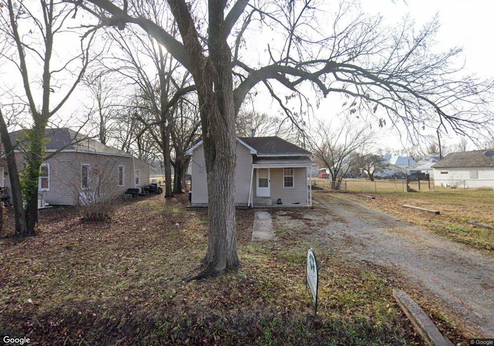 1210 Chess Ave, Parsons, KS 67357 - photo 1