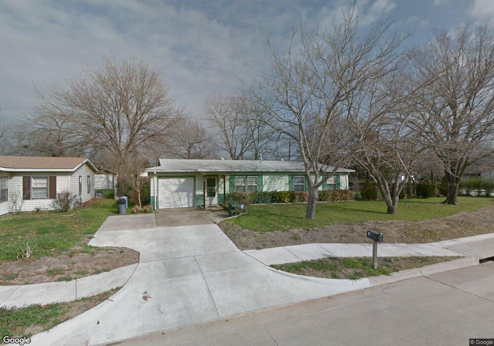 623 Brookfield Dr, Hurst, TX 76053 - photo 1