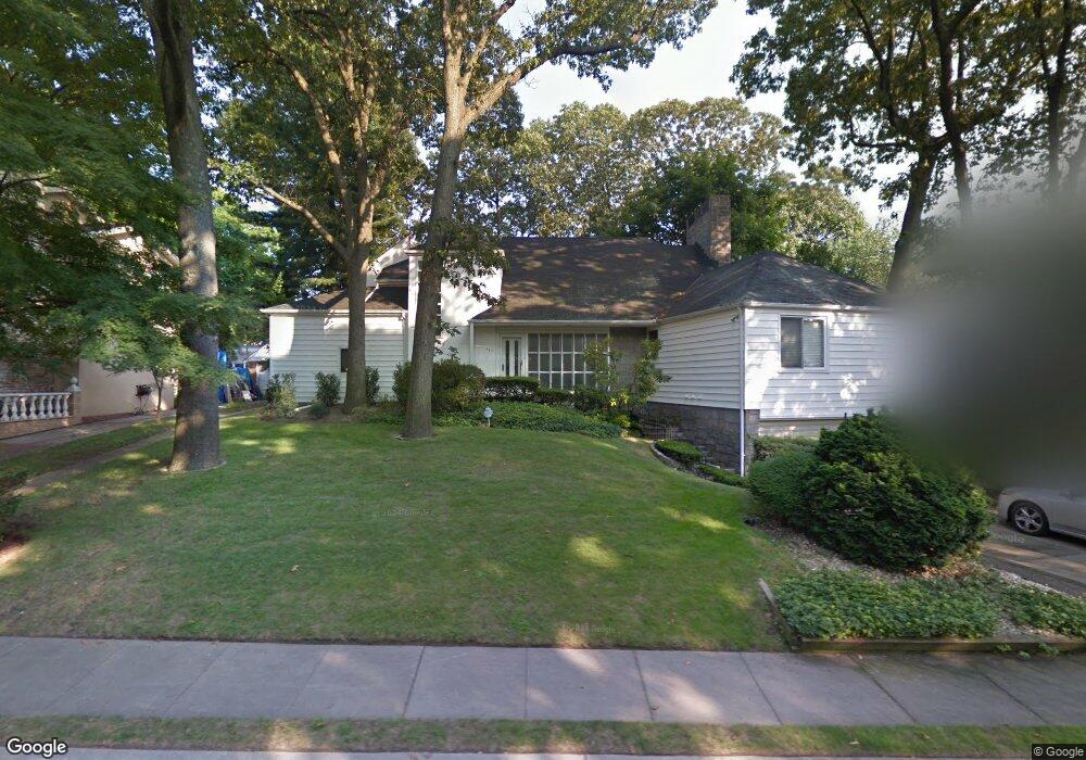 577 Madison Ave, West Hempstead, NY 11552 - photo 1