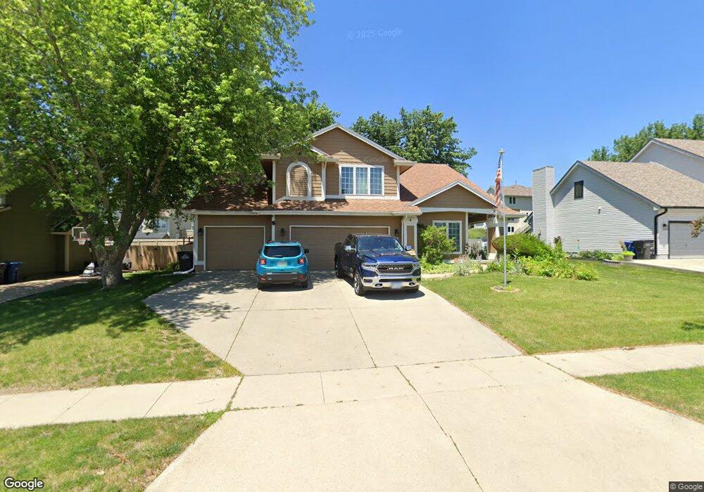 2524 E Leach Ave, Des Moines, IA 50320 - photo 1