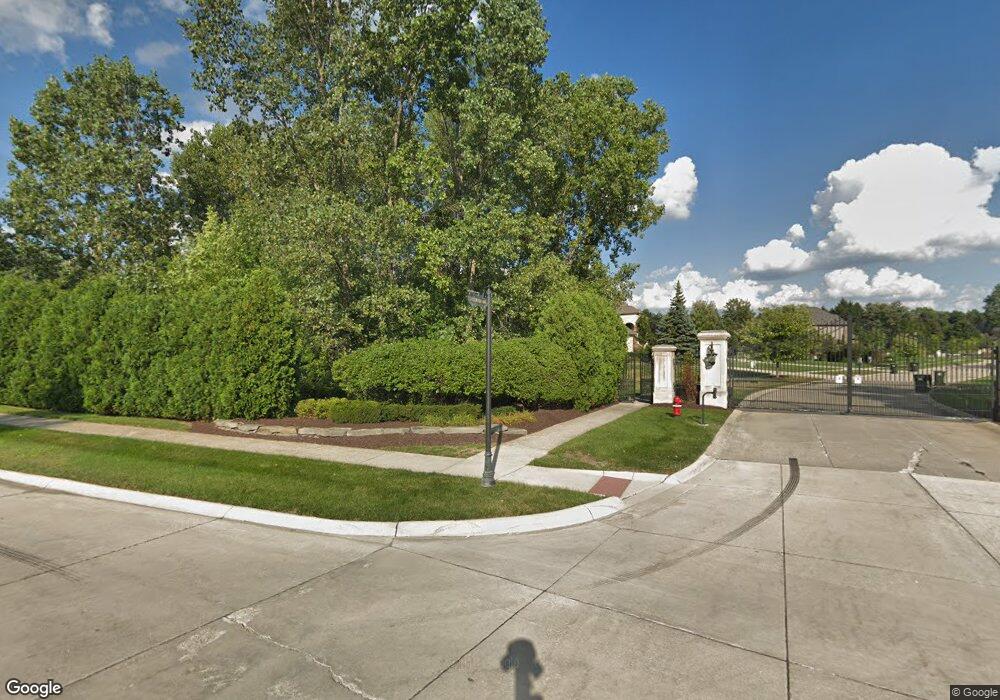 3726 Rosewood Ln, Rochester Hills, MI 48309 - photo 1