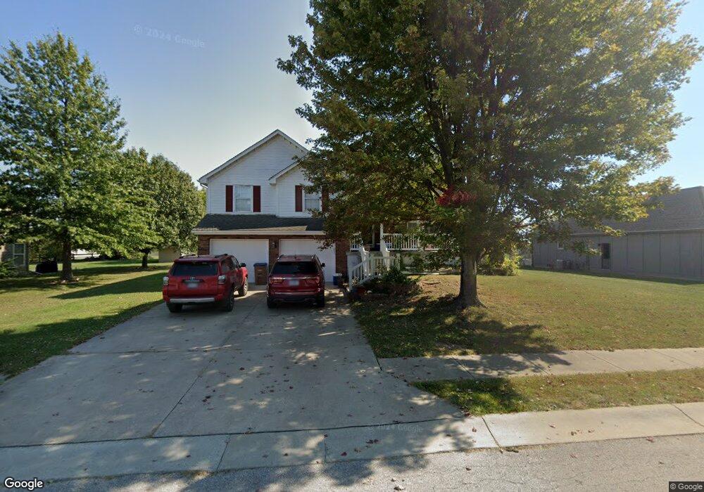 615 Condor St, Raymore, MO 64083 - photo 1