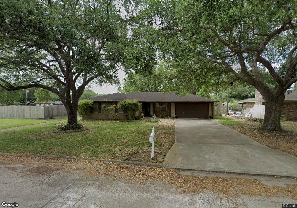 4104 Heatherglen St, Bay City, TX 77414 - photo 1