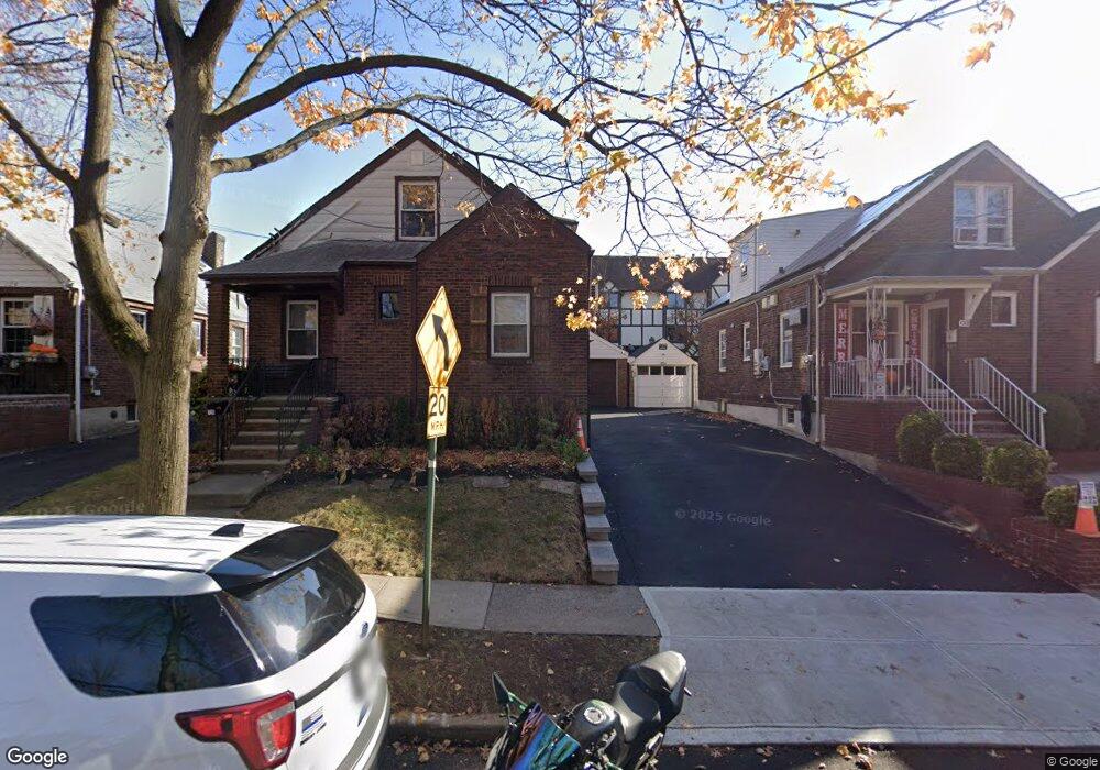 34 Fox Hunt Ct, Staten Island, NY 10301 - photo 1