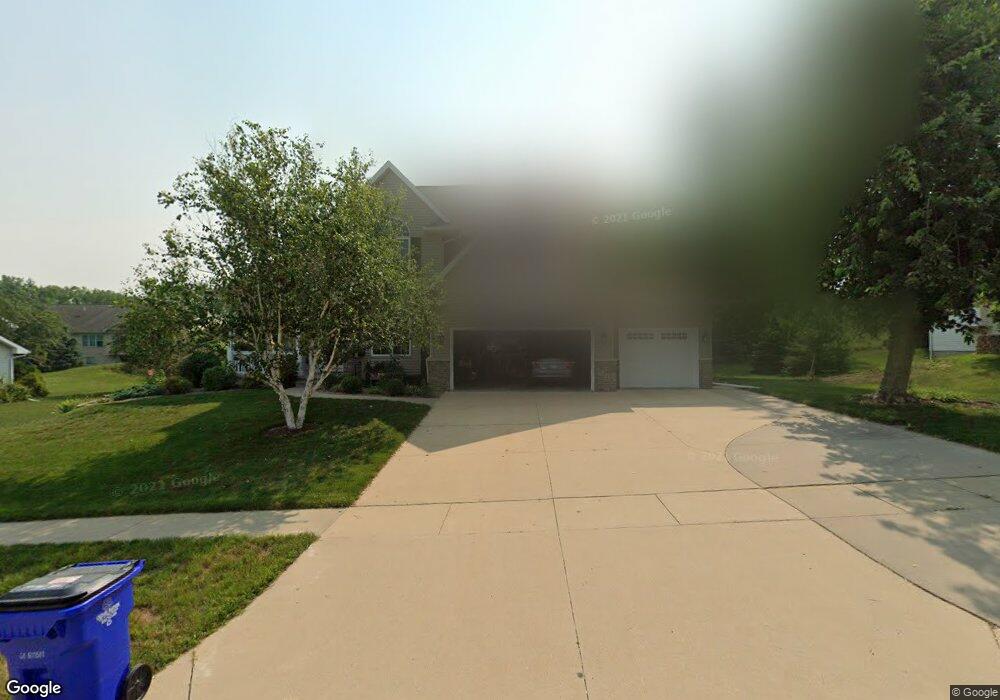 3922 Forest View Ct NE, Cedar Rapids, IA 52411 - photo 1