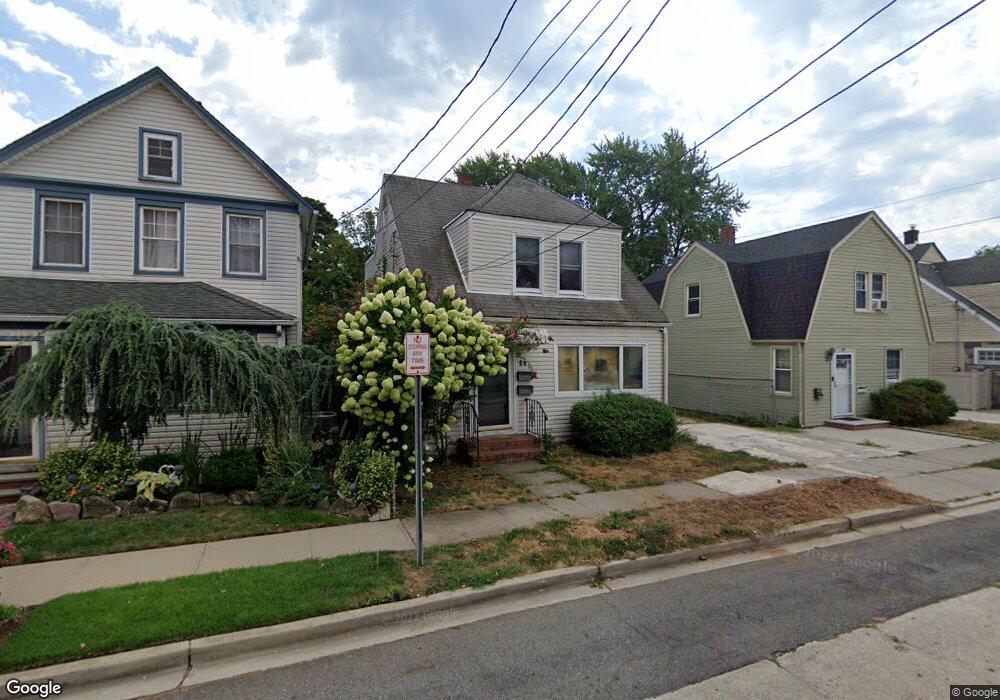 44 4th St unit 2, Valley Stream, NY 11581 - photo 1