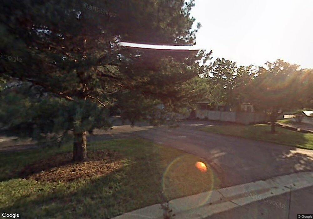 76 SW Pepper Tree Ln, Topeka, KS 66611 - photo 1